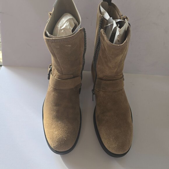 Kenneth Cole Mens Boots. Taupe.  Size 9. NIB - Picture 1 of 6